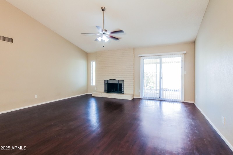 003-photo-living-room-14730073