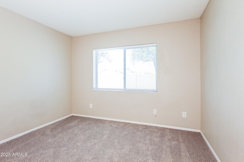 010-photo-bedroom-14730066