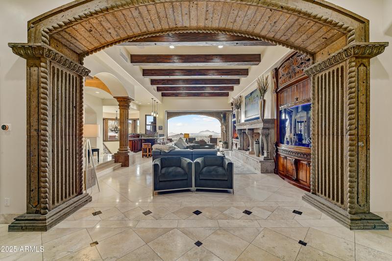 Dramatic Columns & Open Flow