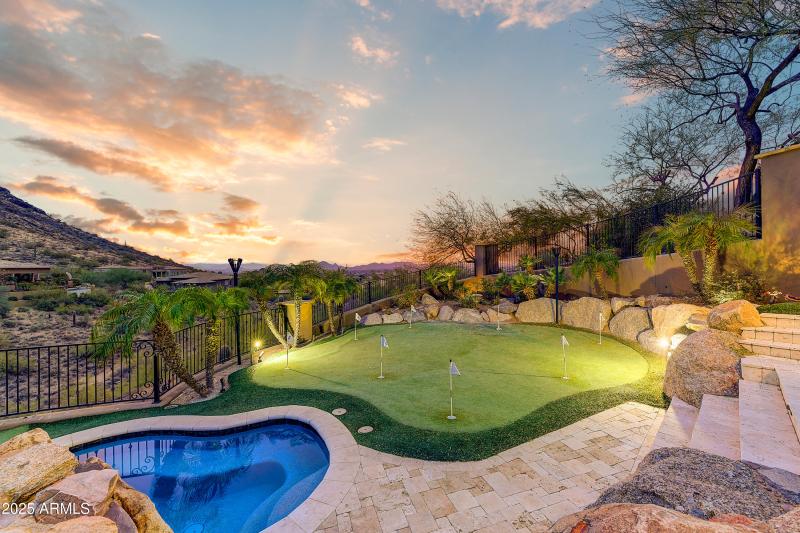 Putting Green & Spa Retreat