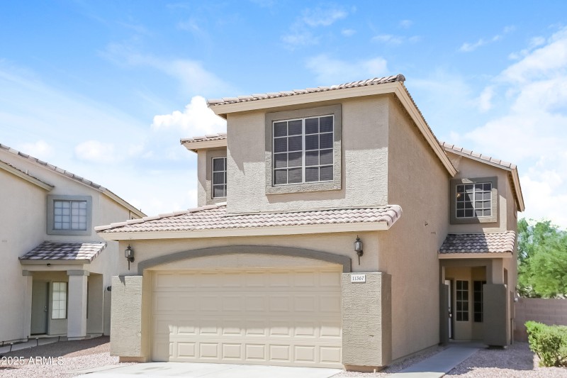 003-photo-front-view-9413102