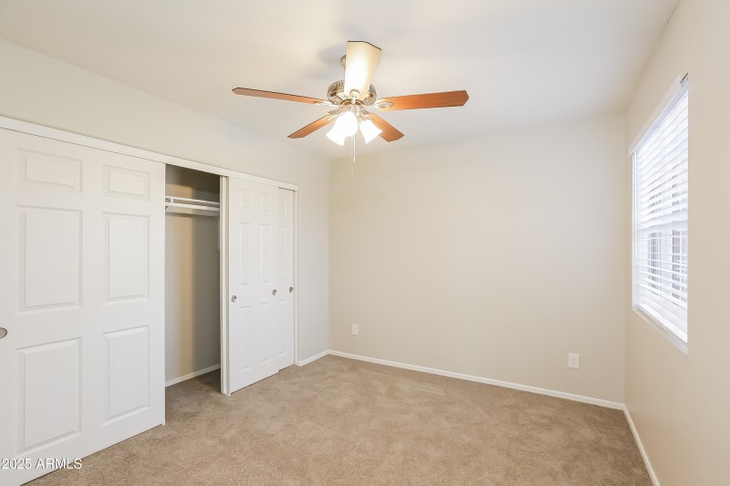 013-photo-bedroom-9413097