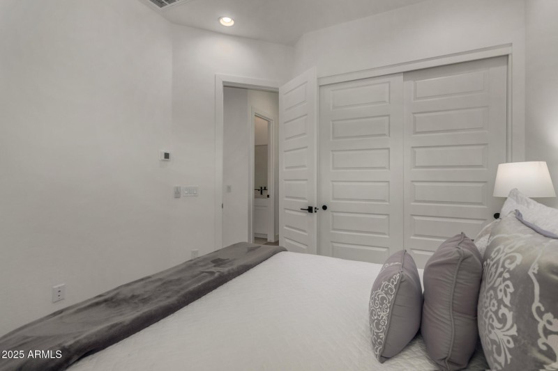 Guest Room & Closet View