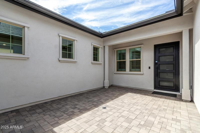 Private Entry Courtyard