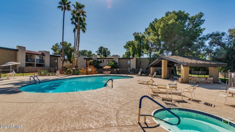 VG56 Community Pool:Spa