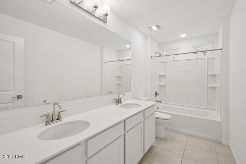 26-web-or-mls-N 74th Ave-S0209-026