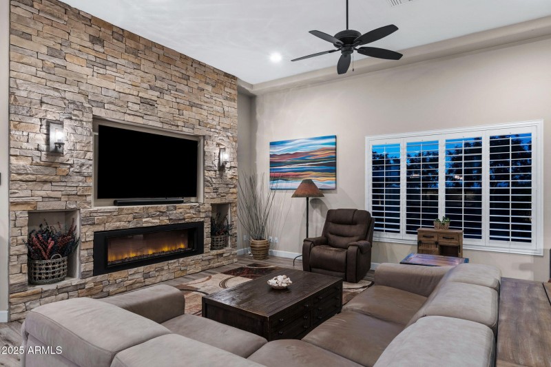 09__10868 W Dove Roost Rd