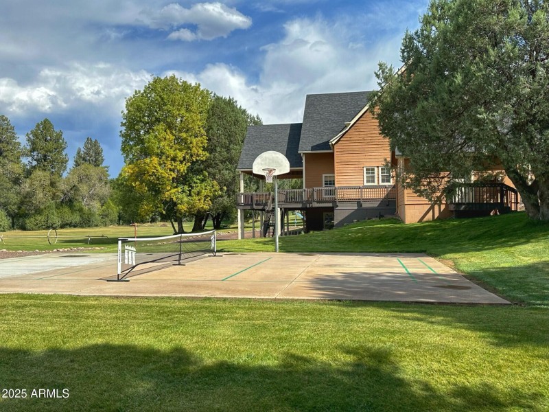 tennis & sport court