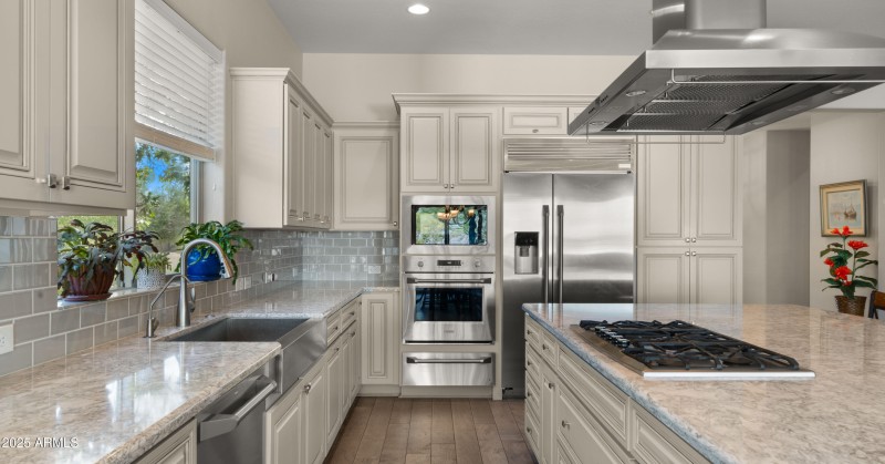 Double Ovens and Gas Range