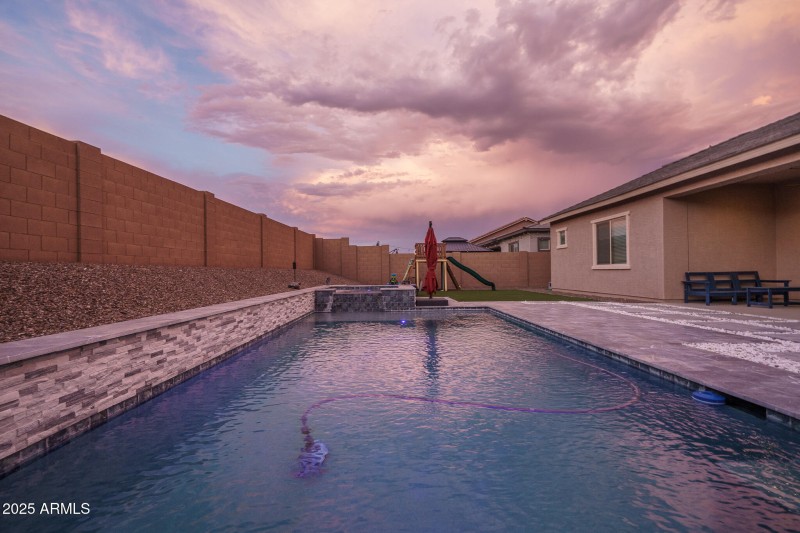 40) POOL