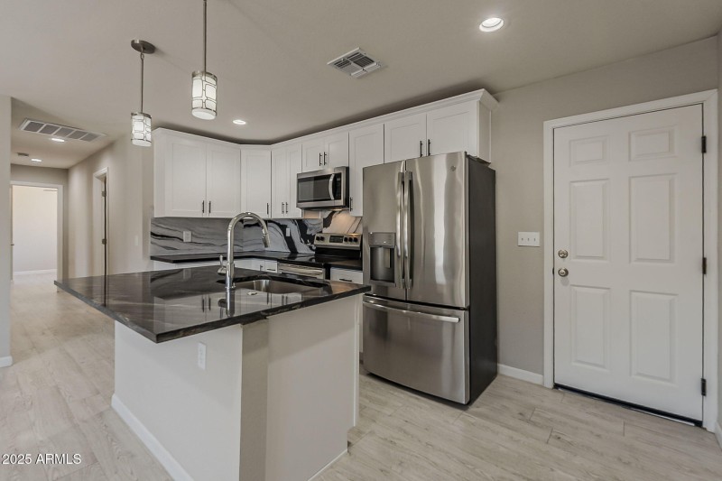 10-web-or-mls-10th Ave-10