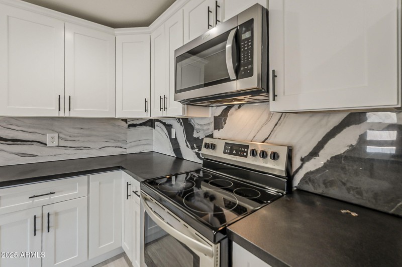 12-web-or-mls-10th Ave-12