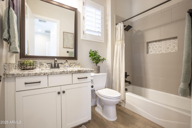 Ensuite Bath to Secobdary Bedroom