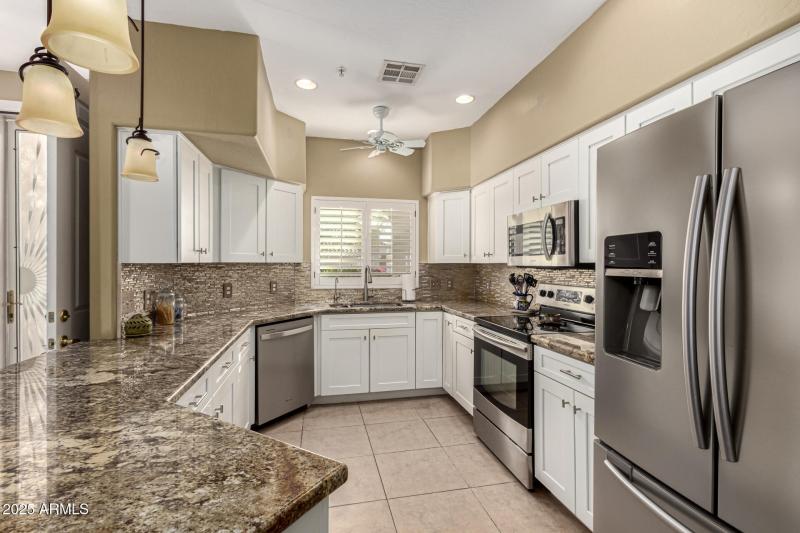 09-Ave of the Fountains