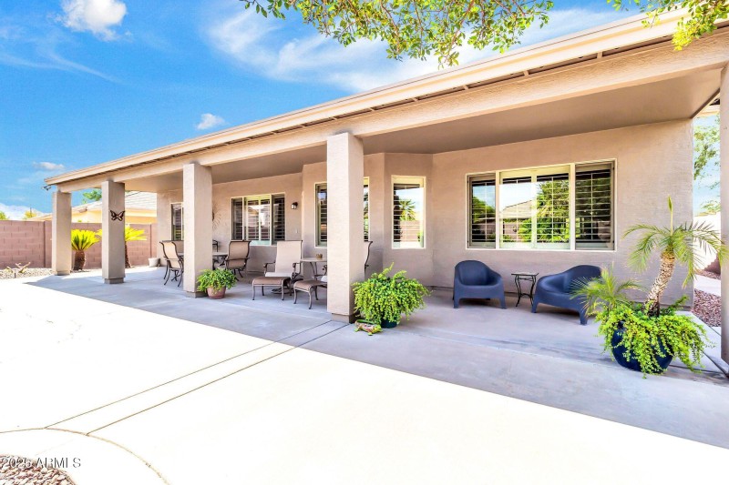 Full Patio