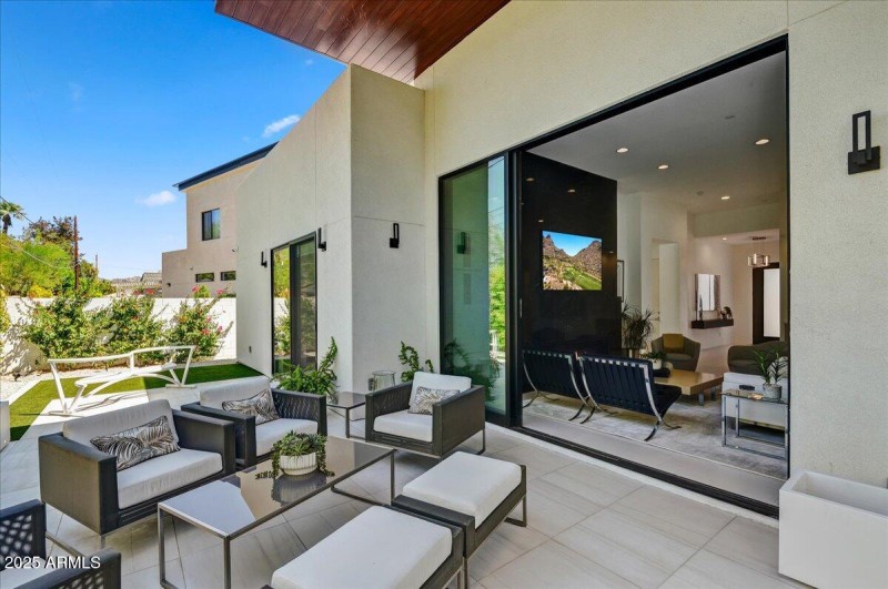 22-Outdoor Living