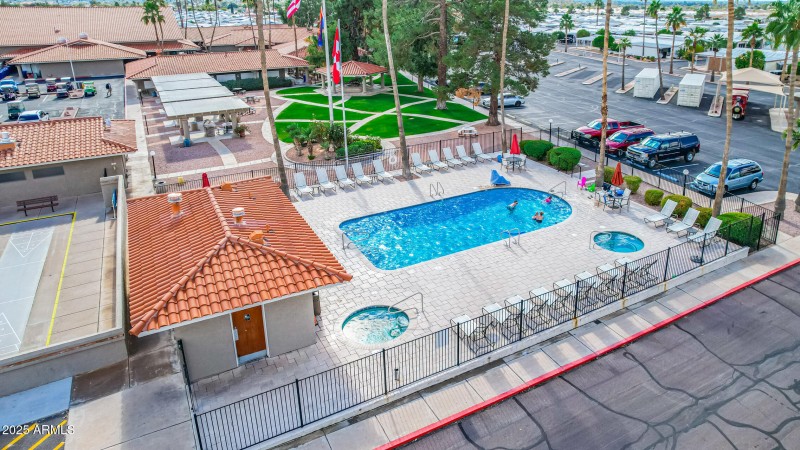 4 heated pools & spas