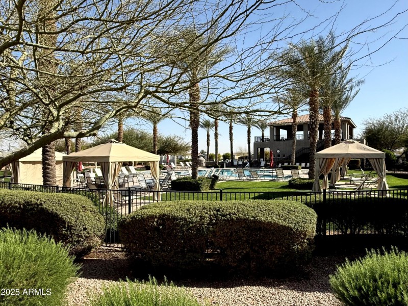 11 - Pool Cabanas