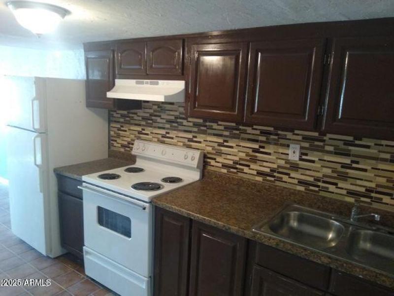 Monroe unit 1 kitchen