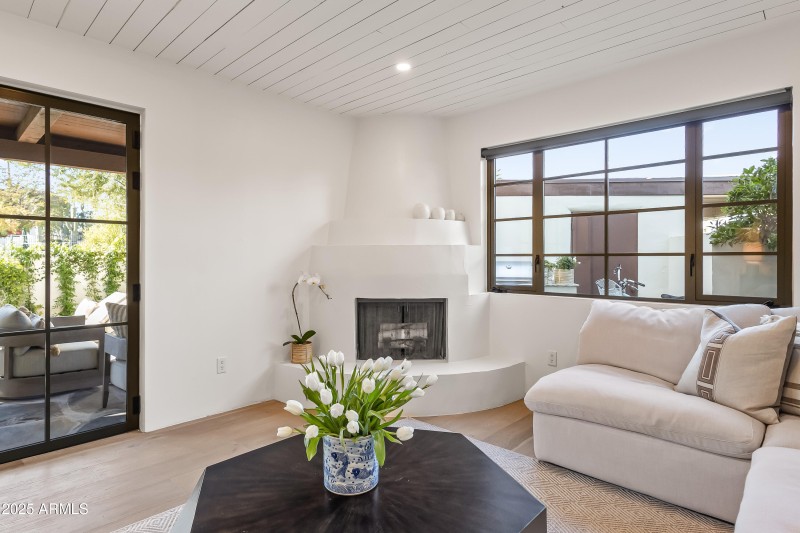 Interior (37 of 72)