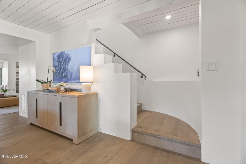 Interior (31 of 72)
