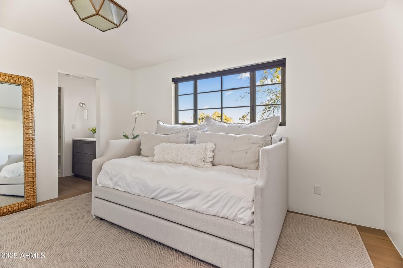 Interior (42 of 72)