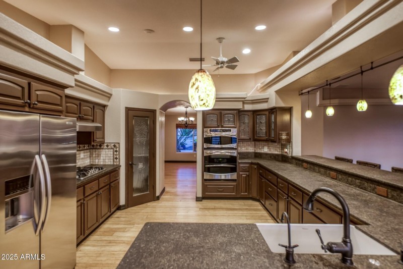 011_Kitchen