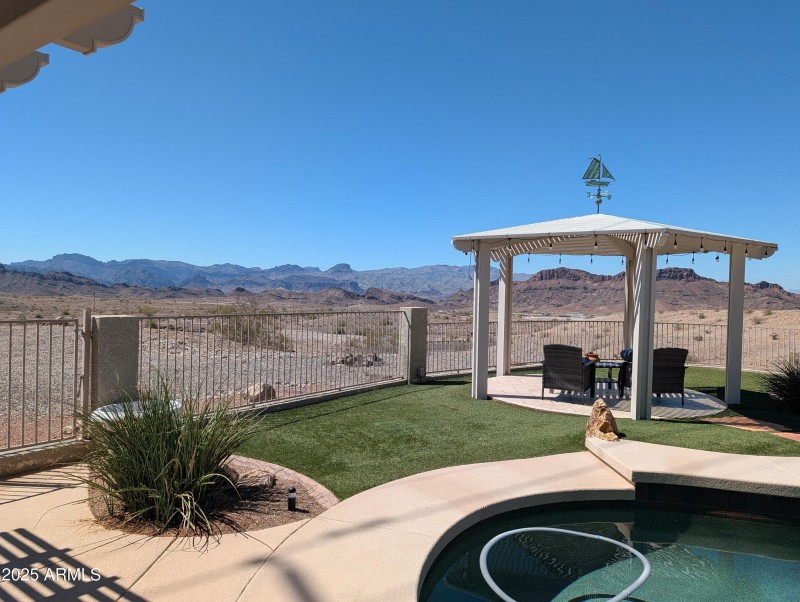037_Pool Views