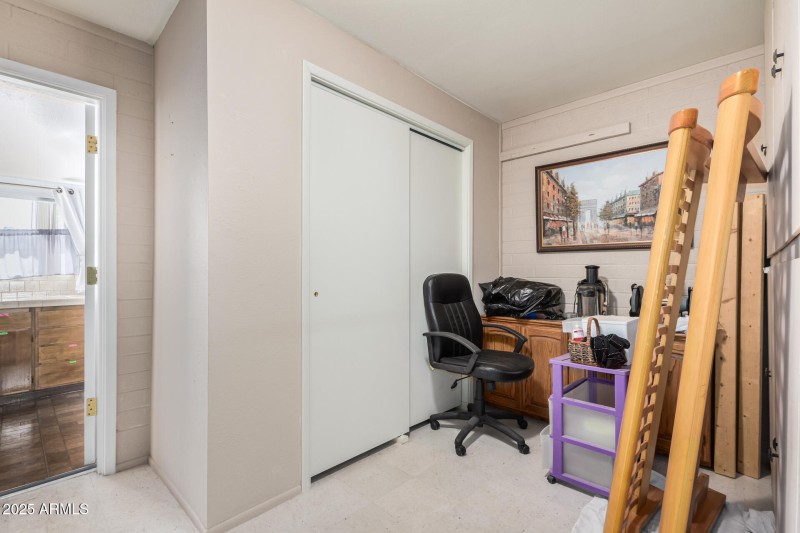Additional storage/work room