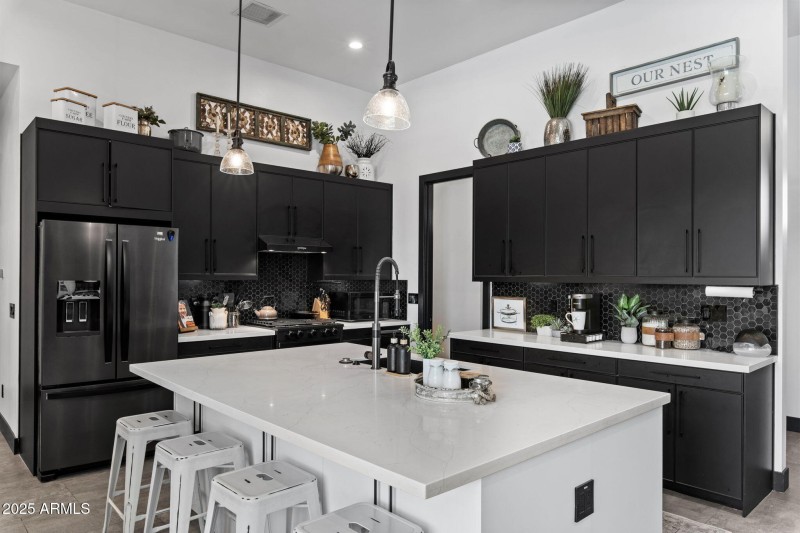 05__18717 E Chestnut Dr