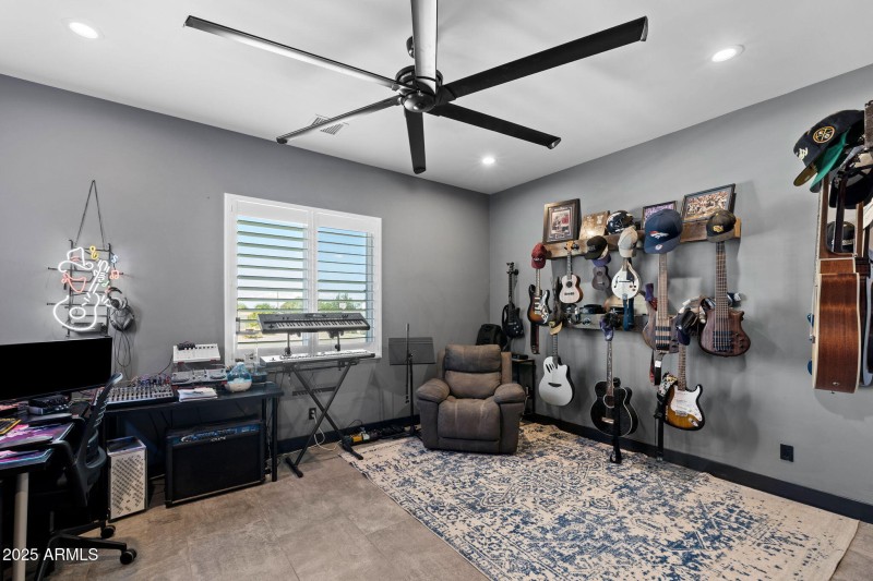 15__18717 E Chestnut Dr