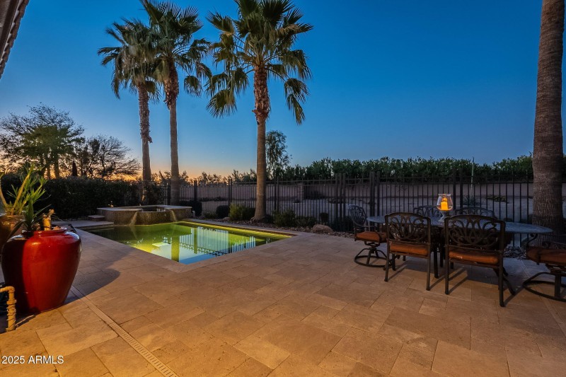 Great Entertaining Area