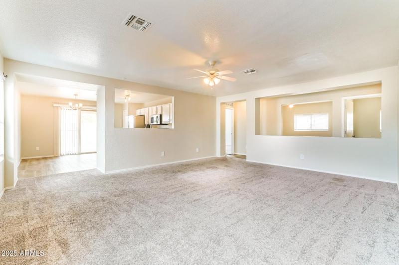 004-photo-living-room-14762661
