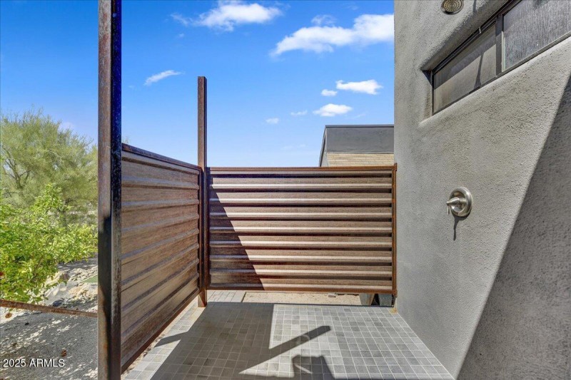 15-Outdoor Shower