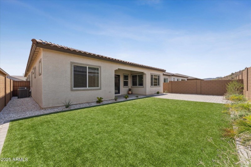 20-020-rear-exterior