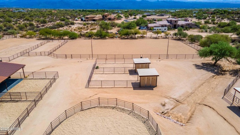 Lighted arena,Multiple covered pens