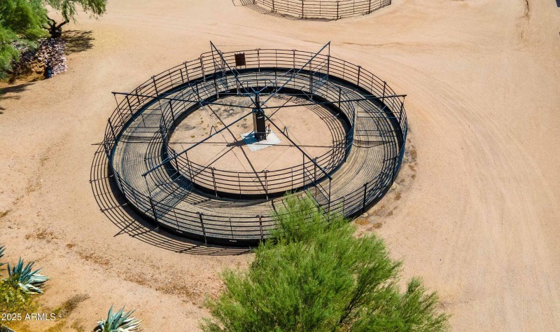 6 horse Priefert Walker