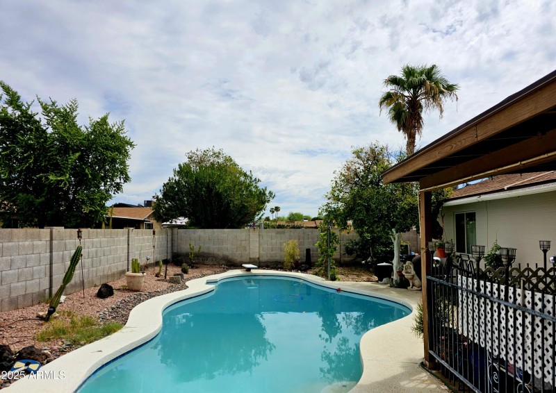 Salt water pool