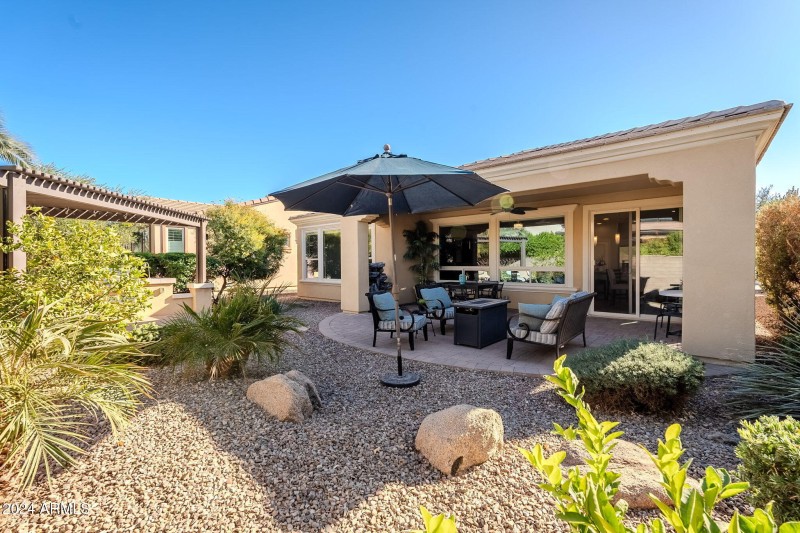 Great Entertaining Area