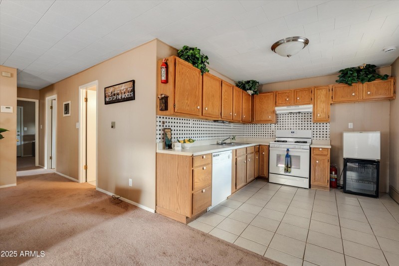 Hall to bedrooms