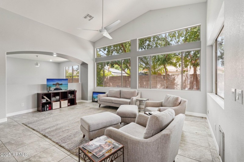 7-web-or-mls-W Weatherby Dr-S2908-007
