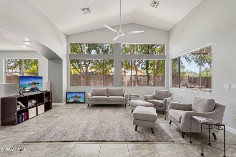 10-web-or-mls-W Weatherby Dr-S2908-010