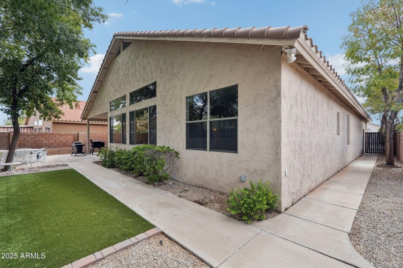 40-web-or-mls-W Weatherby Dr-S2908-040
