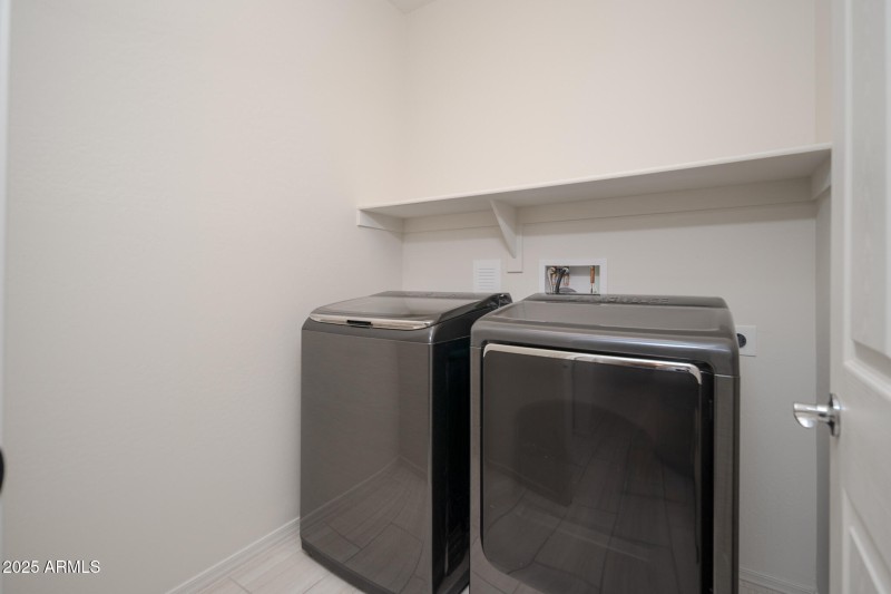 25_Laundry_01