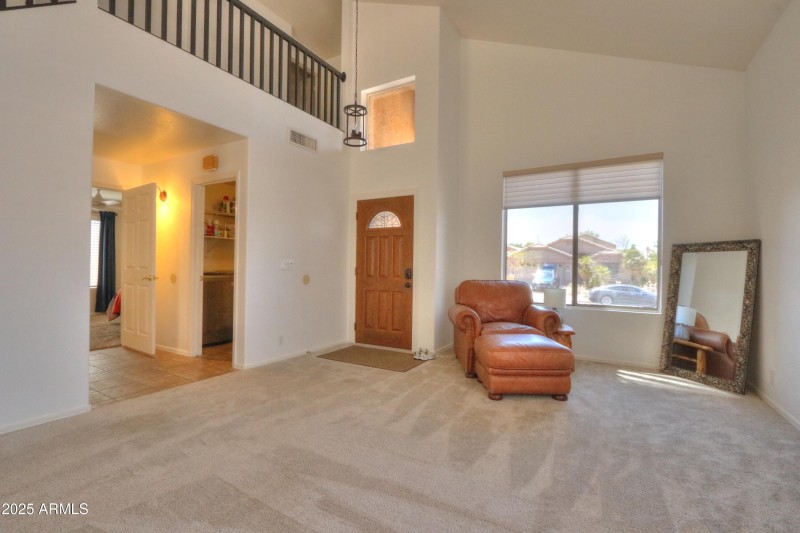 Living room 4