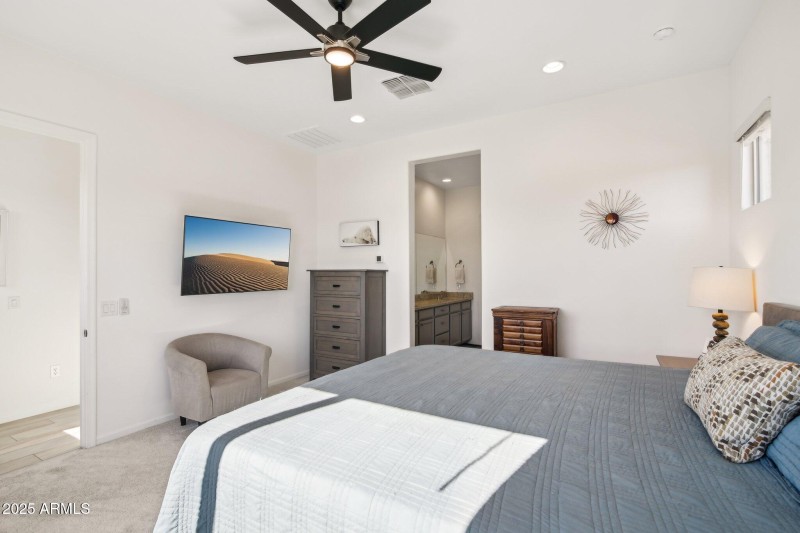 22-web-or-mls-E Prairie Aster Ln-022