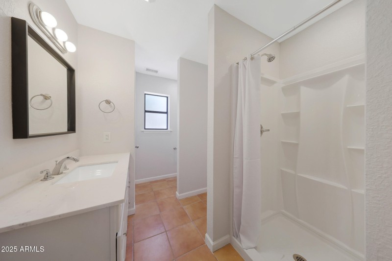 Guest Shower