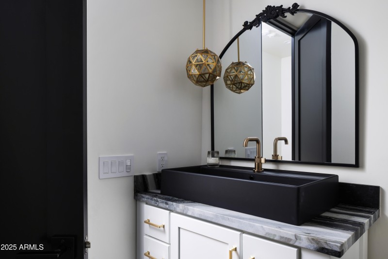 HALL 1/2 BATHROOM
