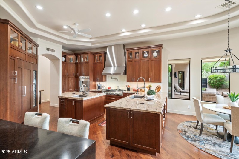 20-Kitchen & Breakfast Room