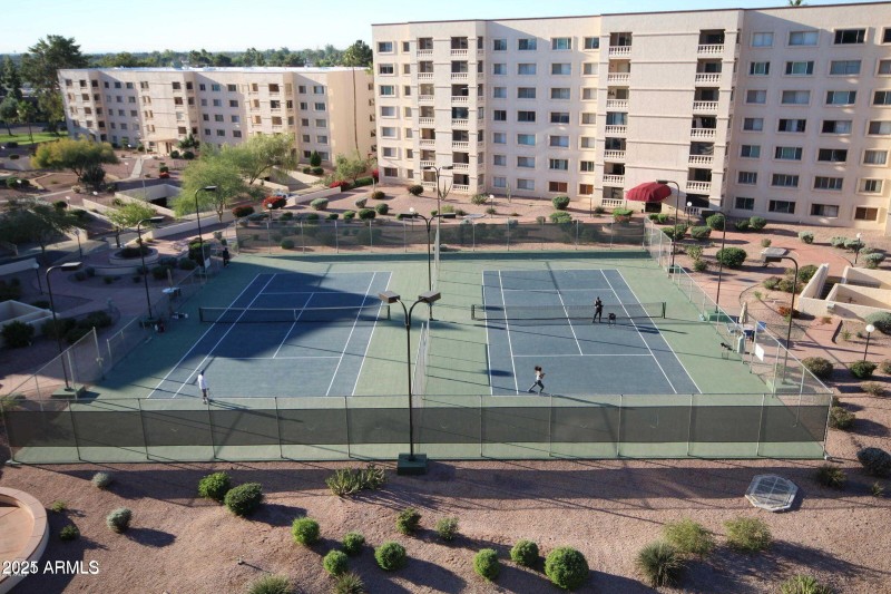 TENNIS